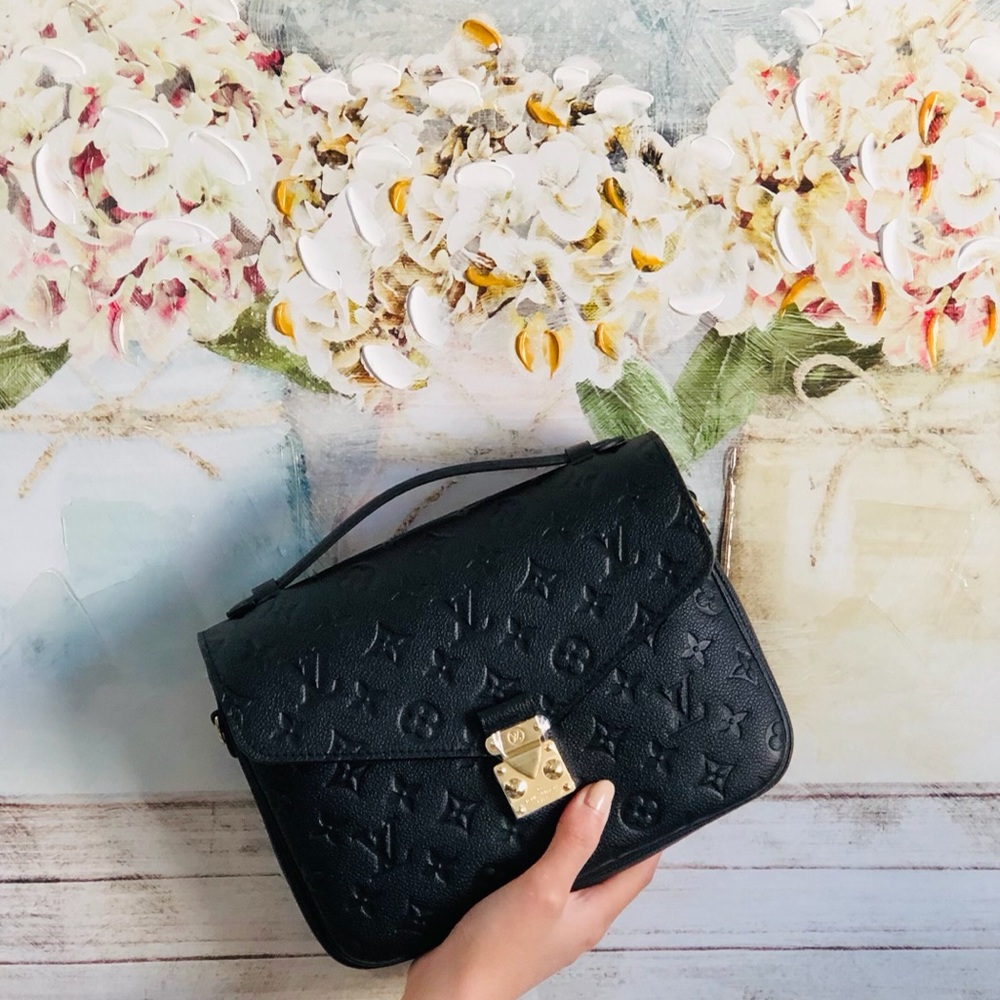 Louis Vuitton Pochette metis Empreinte noir bag